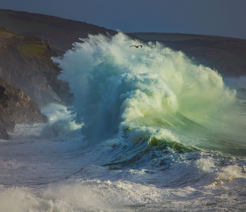 Photo reference for drawing waves with pastels